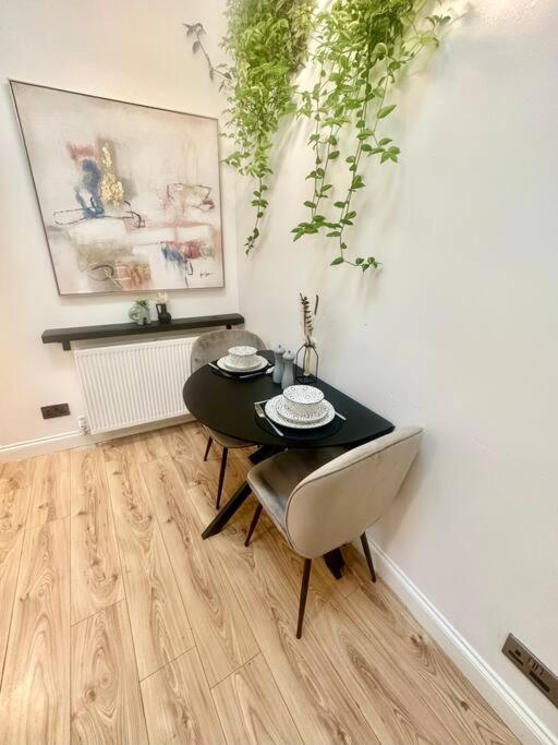 Cosy Stylish Studio Apartment Trowbridge Exterior photo